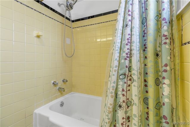 190 West Avenue, Lancaster, NY 14043