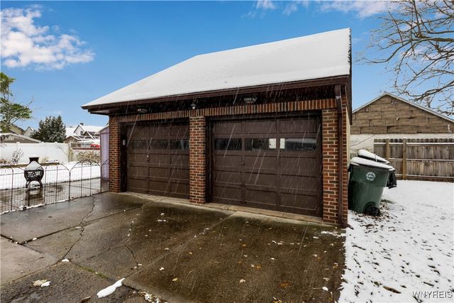 190 West Avenue, Lancaster, NY 14043