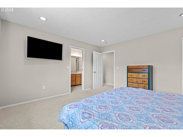 1205 116TH Ln, Long Beach, WA 98631