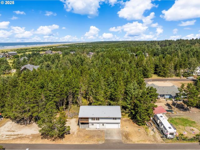 1205 116TH Ln, Long Beach, WA 98631