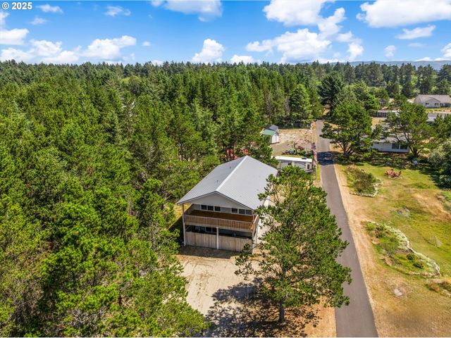 1205 116TH Ln, Long Beach, WA 98631