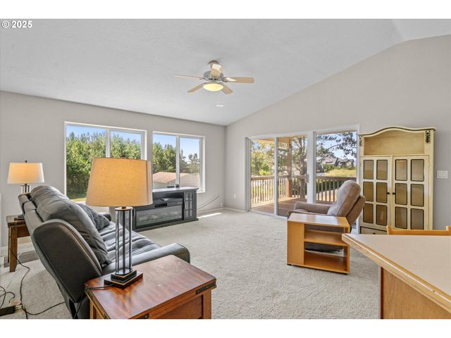 1205 116TH Ln, Long Beach, WA 98631