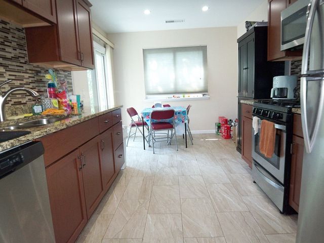 288 Pembridge Lane A2, Schaumburg, IL 60193