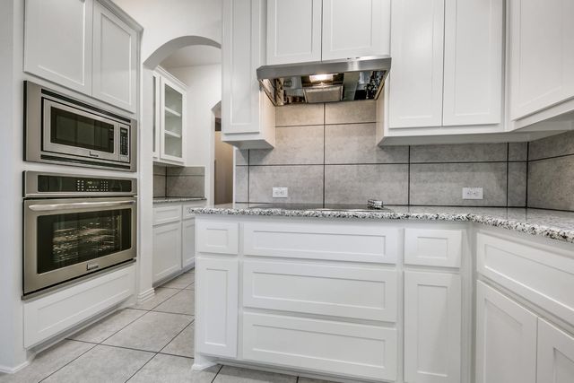 104 Sweetleaf Drive, Red Oak, TX 75154