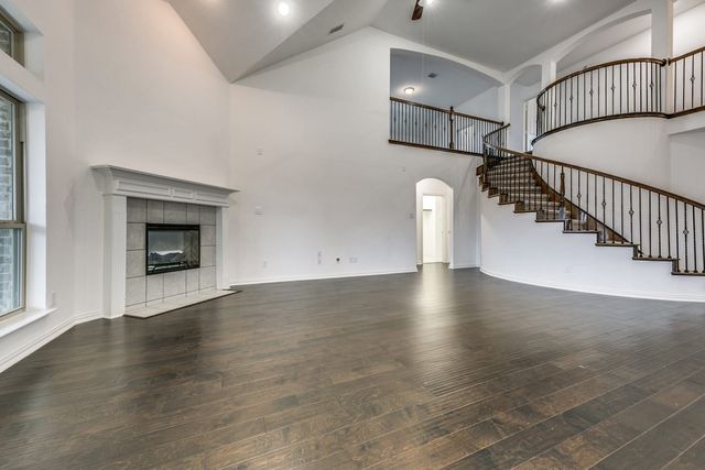 104 Sweetleaf Drive, Red Oak, TX 75154