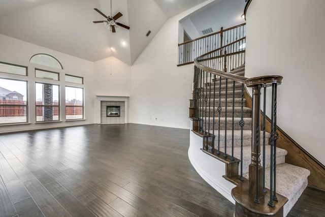 104 Sweetleaf Drive, Red Oak, TX 75154