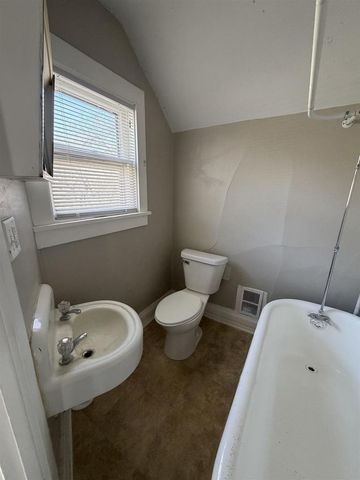 848 8th Street, Beloit, WI 53511