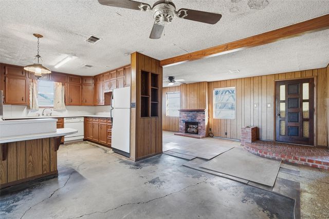 901 S Old Robinson Road, Robinson, TX 76706