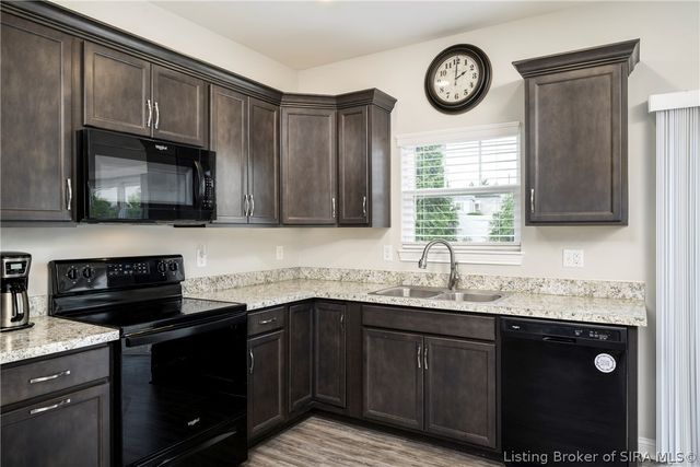 3523 Edgewood Village Drive, Jeffersonville, IN 47130