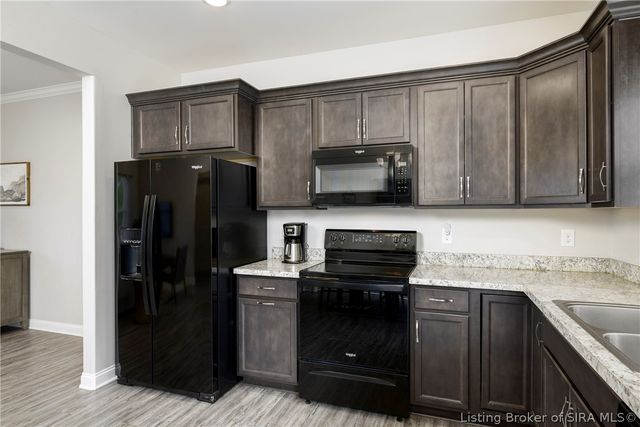 3523 Edgewood Village Drive, Jeffersonville, IN 47130