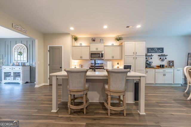 157 Kris Street, Bremen, GA 30110