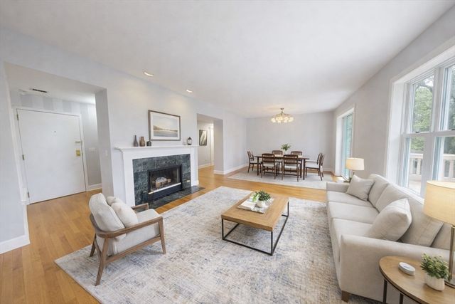 216 Summit Ave 201, Brookline, MA 02446
