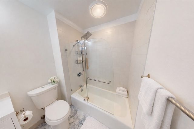 216 Summit Ave 201, Brookline, MA 02446