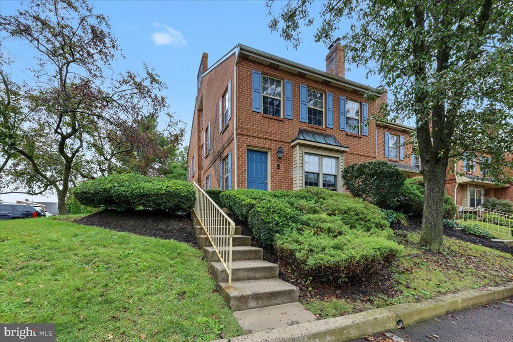 700 FARMINGTON AVE #16, POTTSTOWN, PA 19464 — exterior
