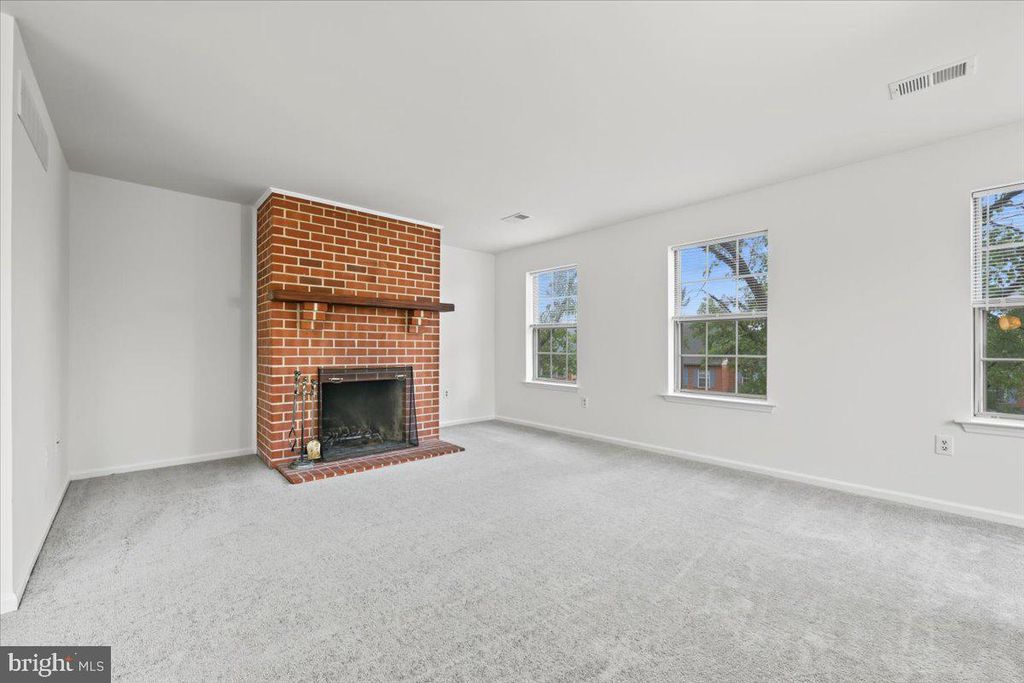 700 FARMINGTON AVE #16, POTTSTOWN, PA 19464 — photo 2