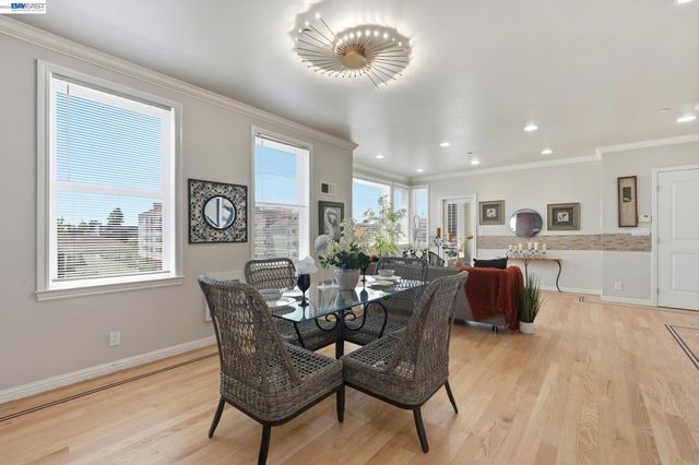 252 International Blvd 303, Oakland, CA 94606