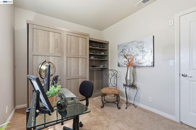 252 International Blvd 303, Oakland, CA 94606
