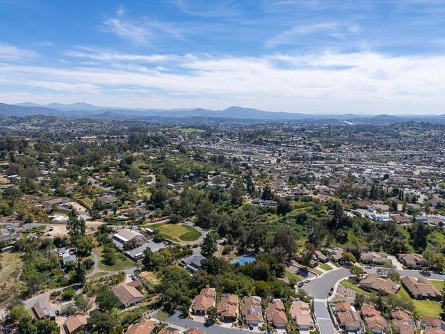 1709 LARKHAVEN GLEN, Escondido, CA 92026