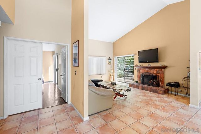 1709 LARKHAVEN GLEN, Escondido, CA 92026