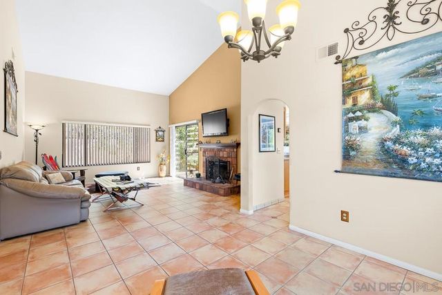 1709 LARKHAVEN GLEN, Escondido, CA 92026