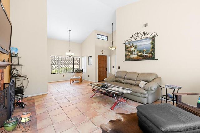 1709 LARKHAVEN GLEN, Escondido, CA 92026