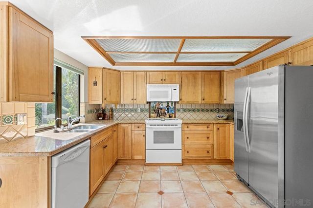 1709 LARKHAVEN GLEN, Escondido, CA 92026