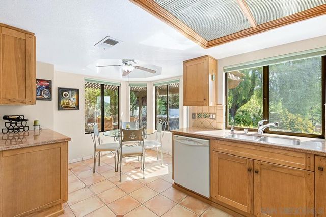 1709 LARKHAVEN GLEN, Escondido, CA 92026