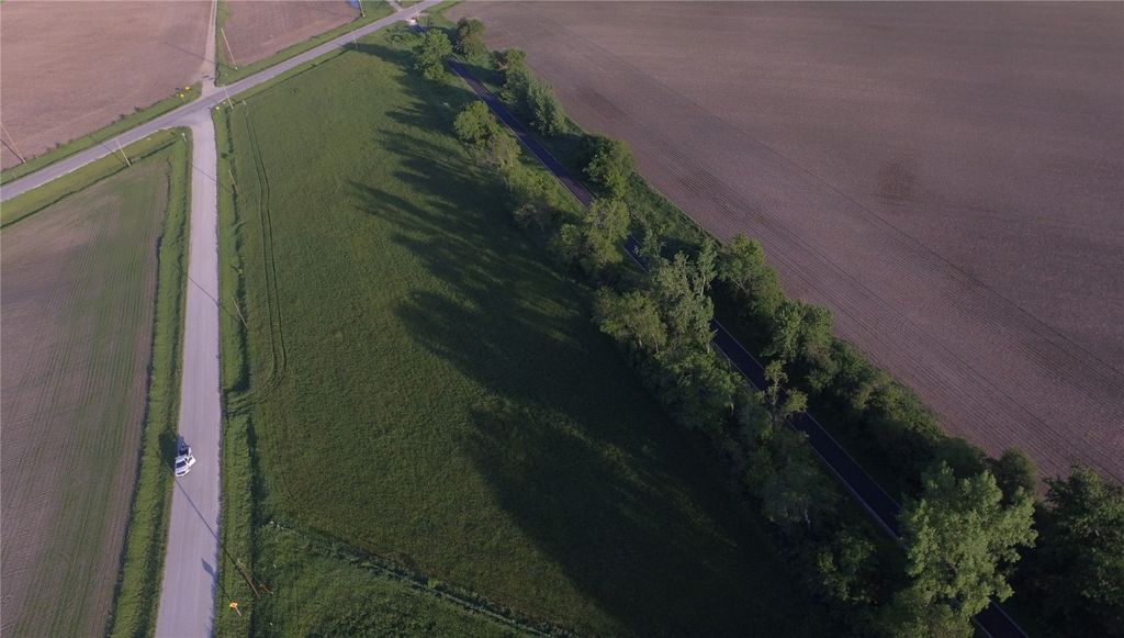 54th Street, Center Point, IA 52213