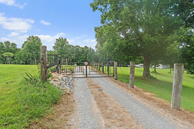 1333 Roberts Rd, Goodlettsville, TN 37072