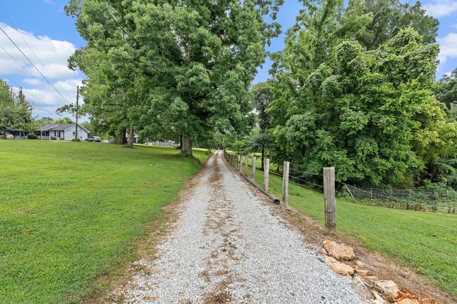 1333 Roberts Rd, Goodlettsville, TN 37072