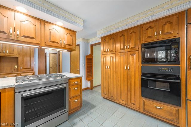 22870 Laramie Drive, Rocky River, OH 44116