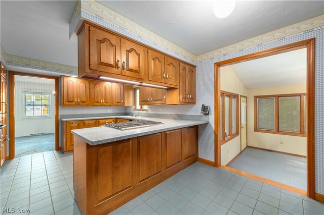 22870 Laramie Drive, Rocky River, OH 44116