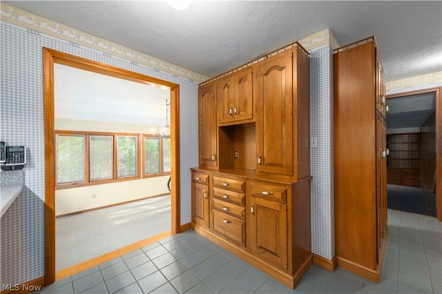 22870 Laramie Drive, Rocky River, OH 44116