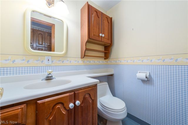 22870 Laramie Drive, Rocky River, OH 44116