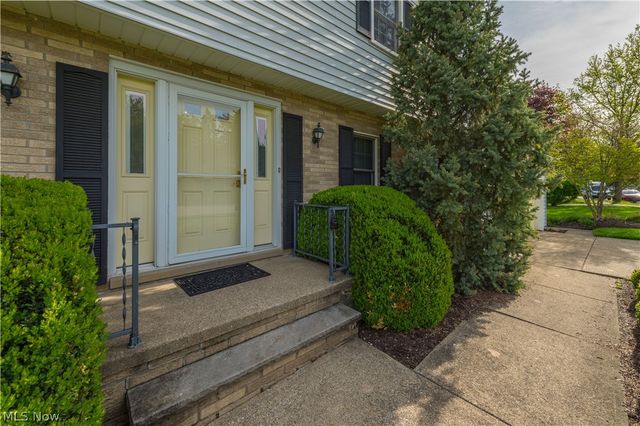 22870 Laramie Drive, Rocky River, OH 44116