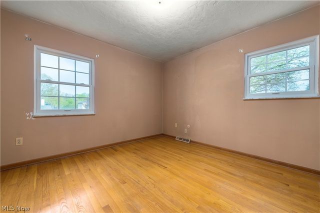 22870 Laramie Drive, Rocky River, OH 44116