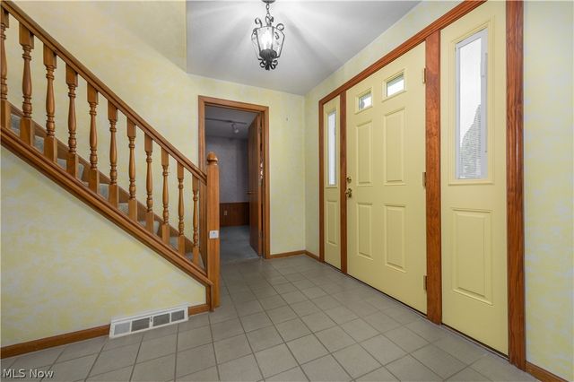 22870 Laramie Drive, Rocky River, OH 44116