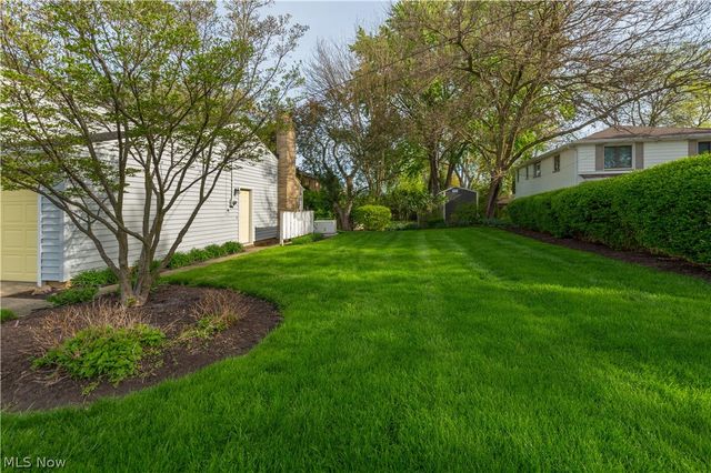 22870 Laramie Drive, Rocky River, OH 44116