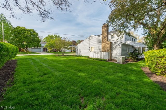 22870 Laramie Drive, Rocky River, OH 44116