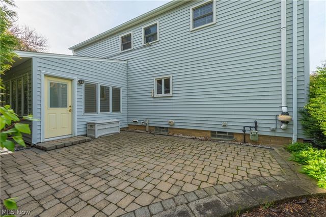 22870 Laramie Drive, Rocky River, OH 44116
