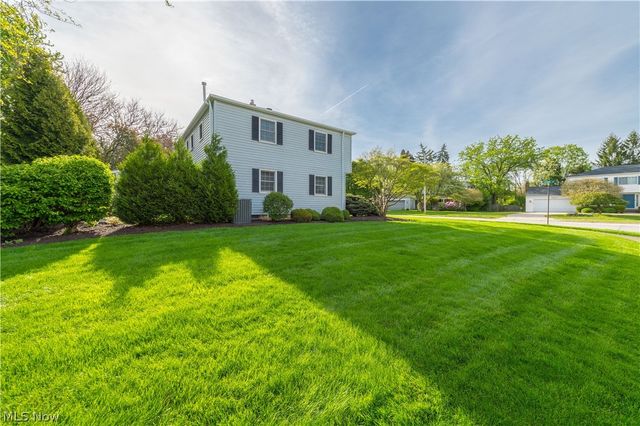 22870 Laramie Drive, Rocky River, OH 44116