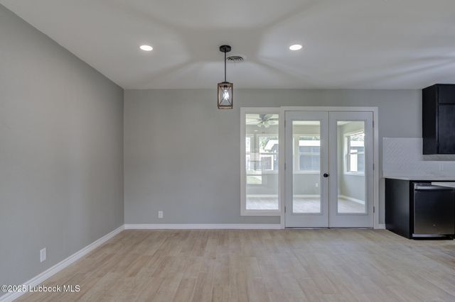 2803 W 18th Street, Plainview, TX 79072