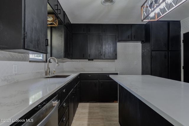 2803 W 18th Street, Plainview, TX 79072