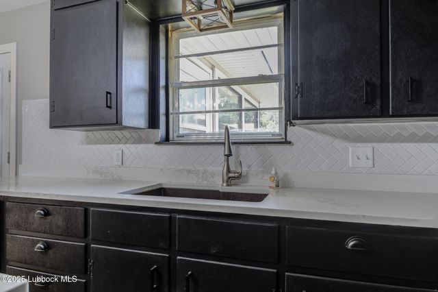 2803 W 18th Street, Plainview, TX 79072