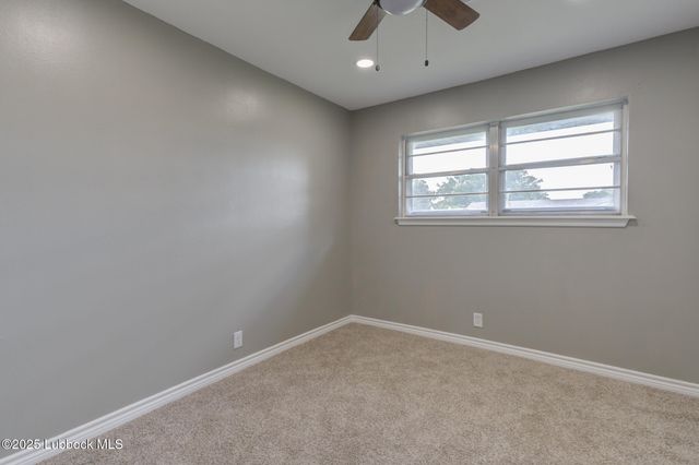 2803 W 18th Street, Plainview, TX 79072