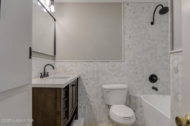 2803 W 18th Street, Plainview, TX 79072