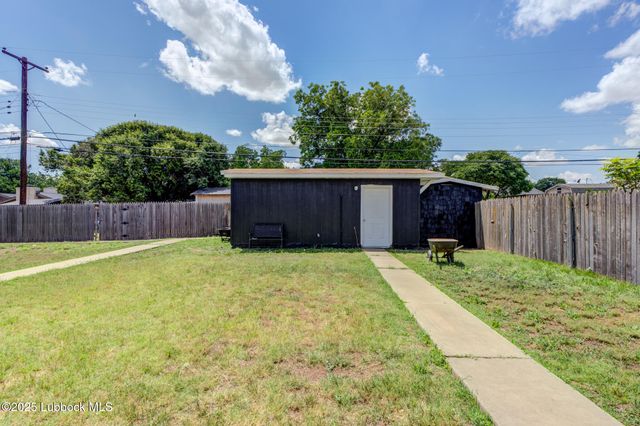 2803 W 18th Street, Plainview, TX 79072