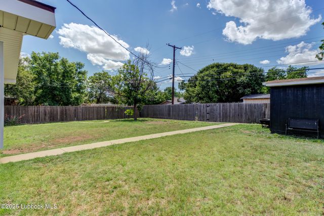 2803 W 18th Street, Plainview, TX 79072