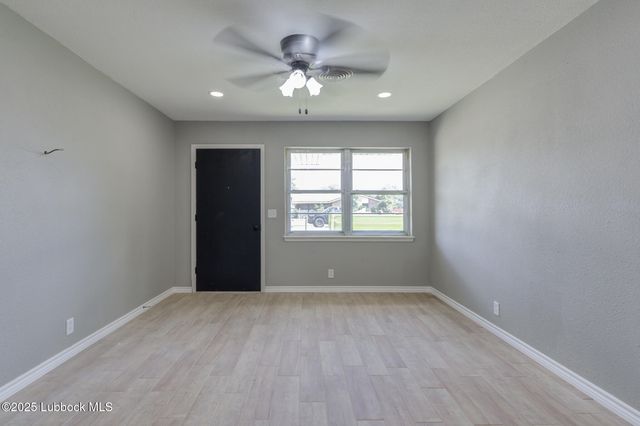 2803 W 18th Street, Plainview, TX 79072