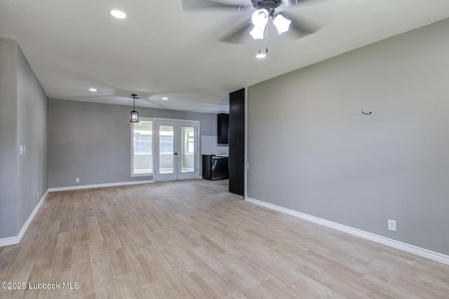 2803 W 18th Street, Plainview, TX 79072